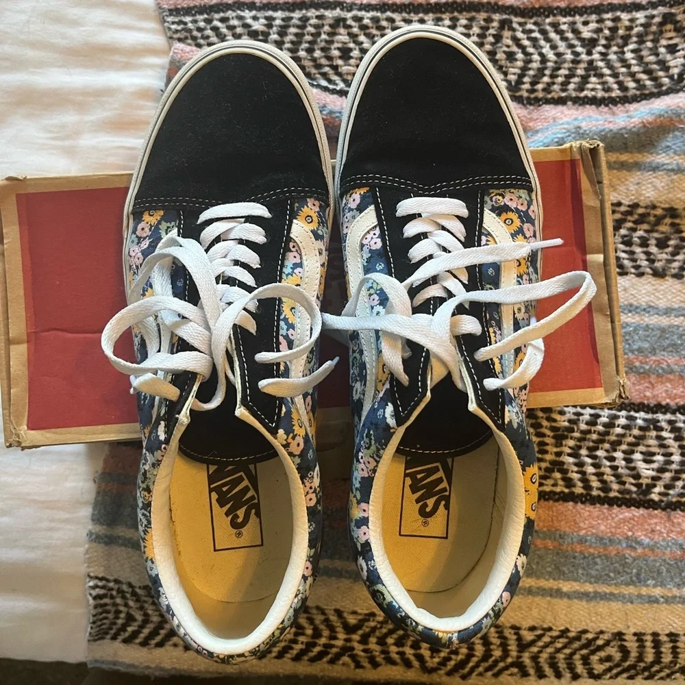 Custom Vans - Picture 2 of 5
